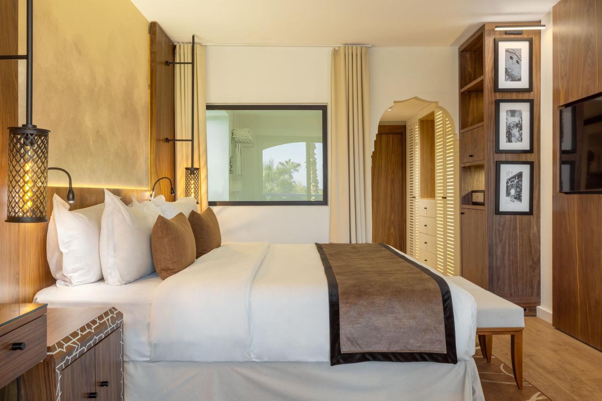 Grand Superior King Room Garden View